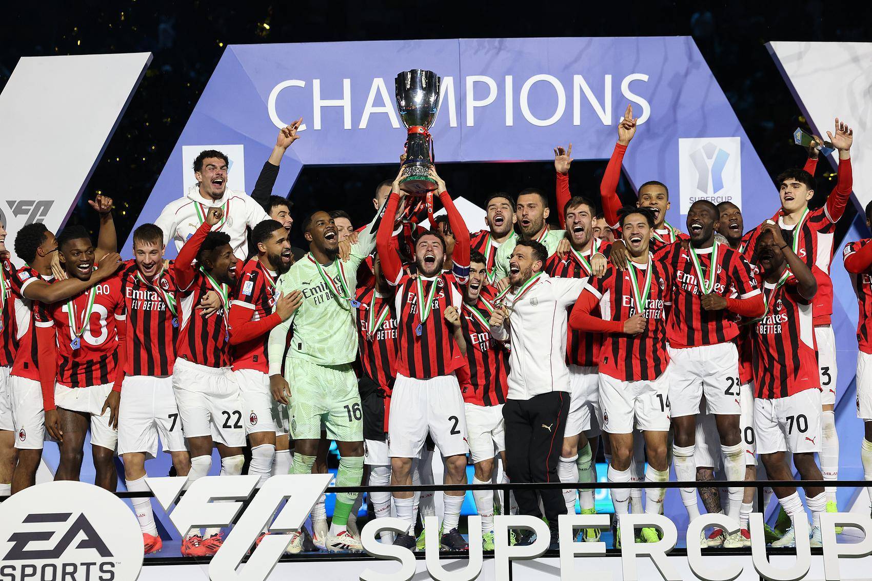 意大利劲旅突破重围，杀入欧冠八强的简单介绍