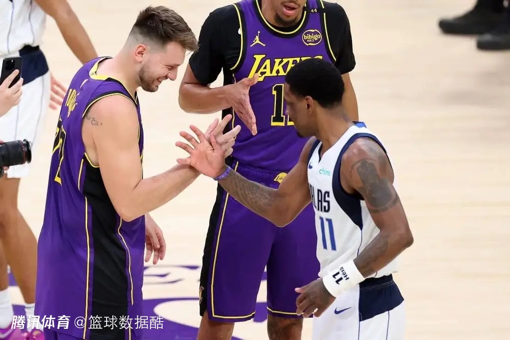 开云体育在线-关于全新赛季开打，球员合同涨价买卖市场火爆的信息