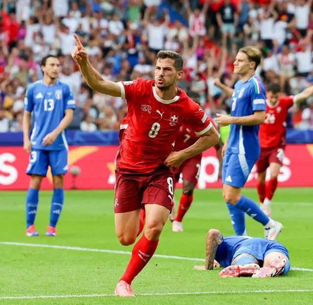 意大利足球队在欧洲比赛中获胜 意大利足球队在欧洲比赛中获胜