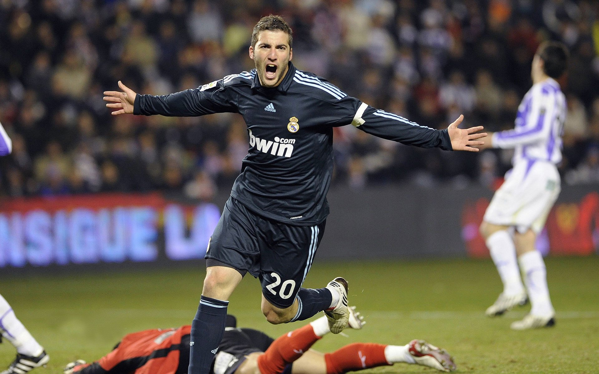 雄鹿对阵吉林队,布伦森关键进球定乾坤